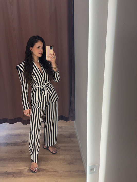 TRAJE SUR