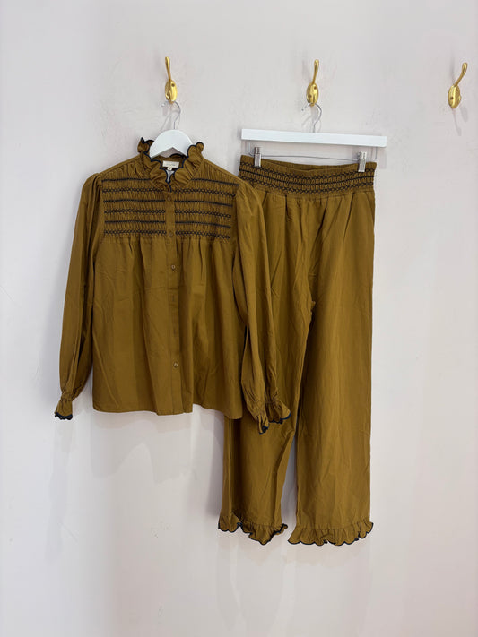 Conjunto Abril