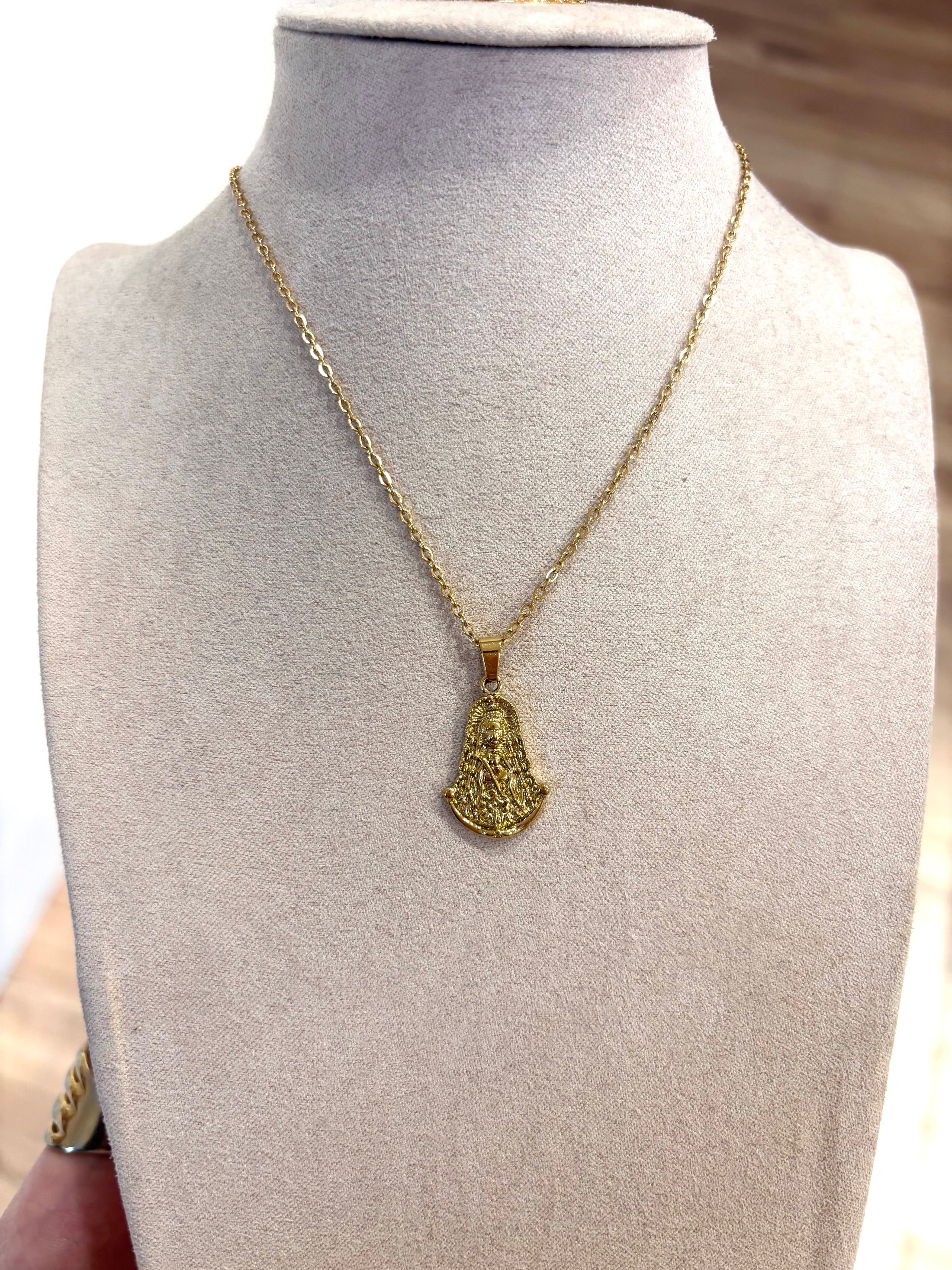 Collar virgen rocío