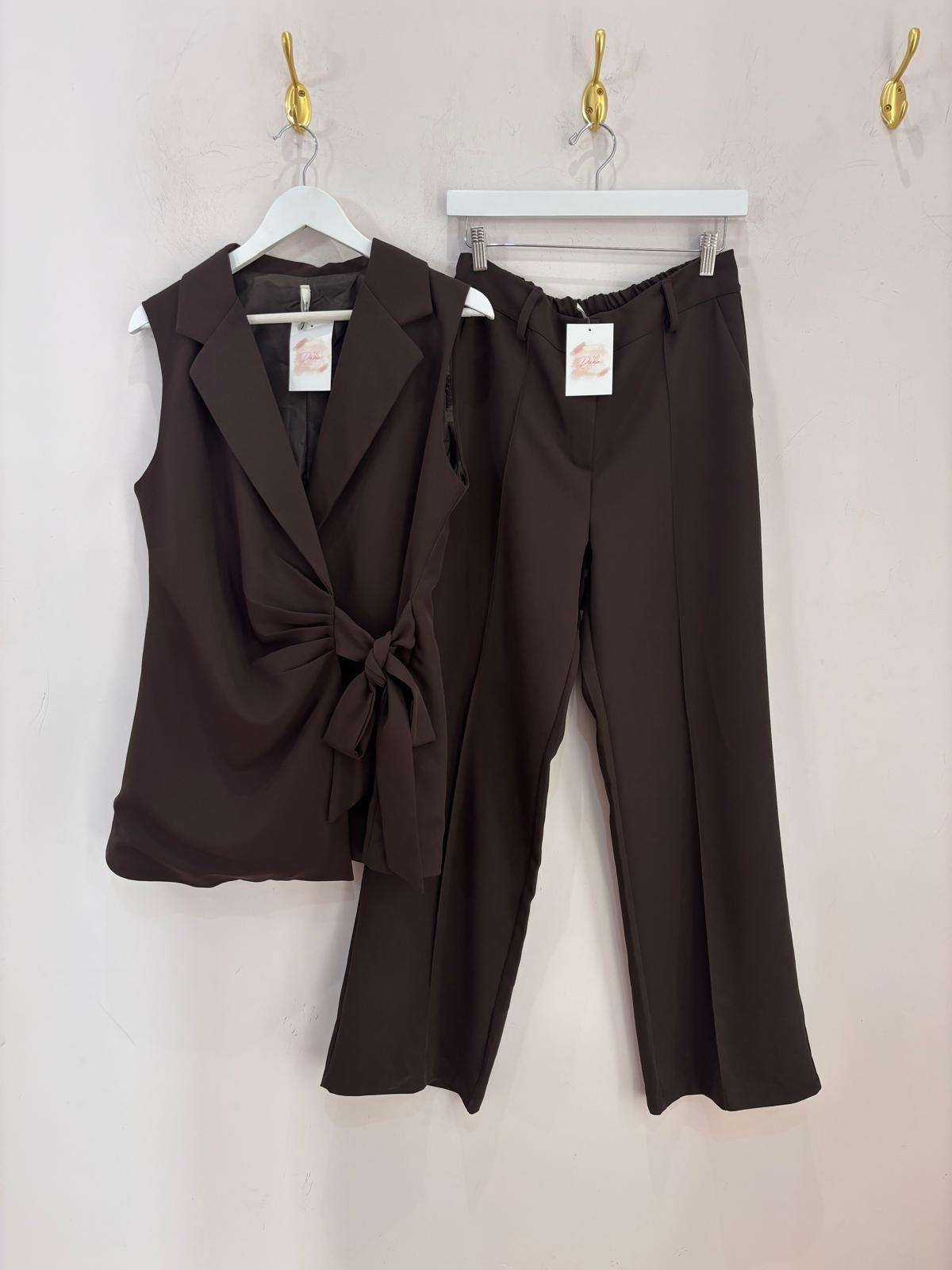 TRAJE ASTRIS