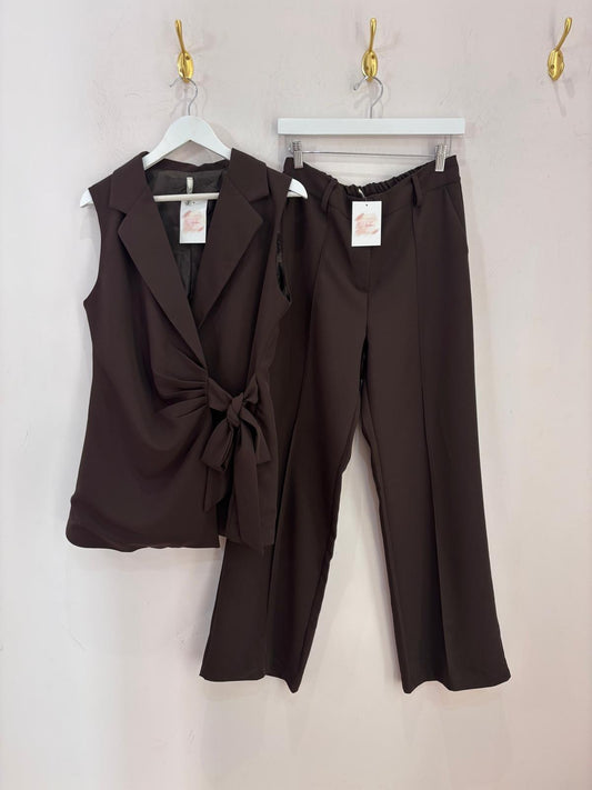 TRAJE ASTRIS
